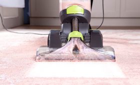 Dual Power Pro Advance carpet washer cleaning dirty carpet